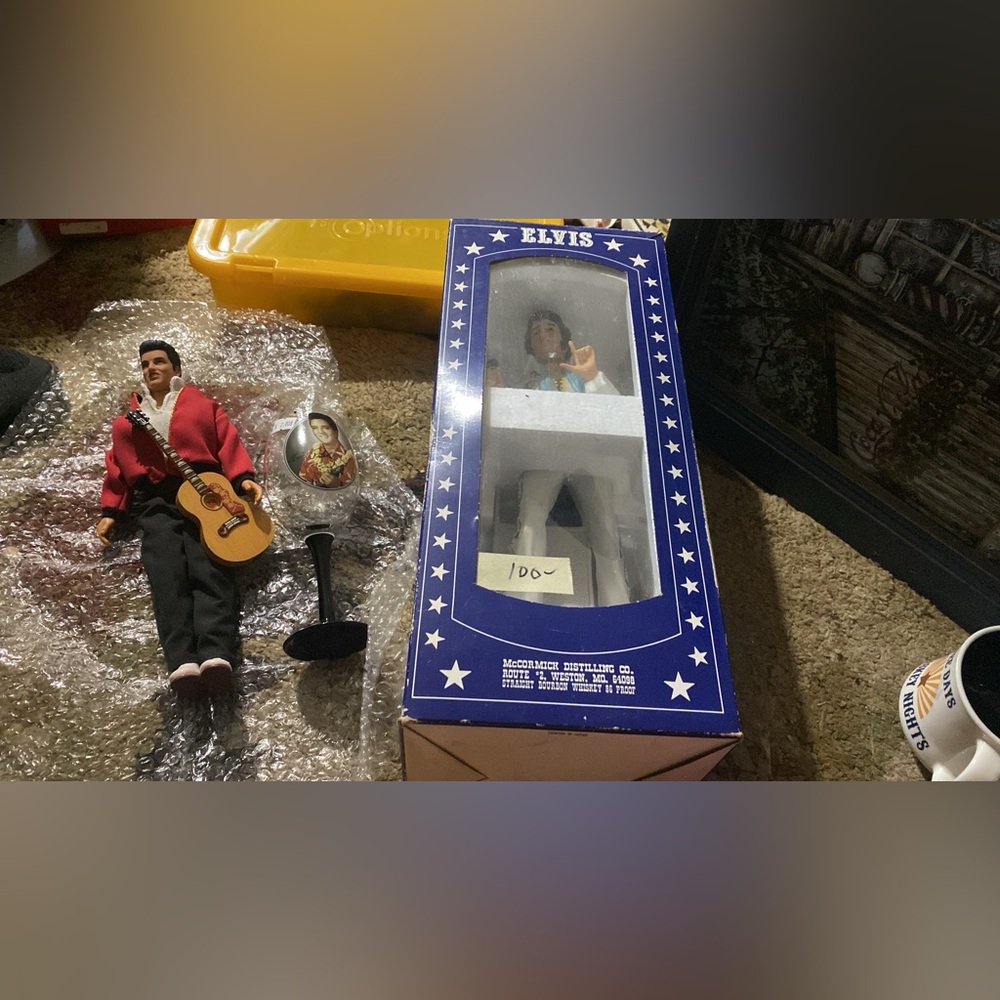 Elvis Presley Figurine with Guitar